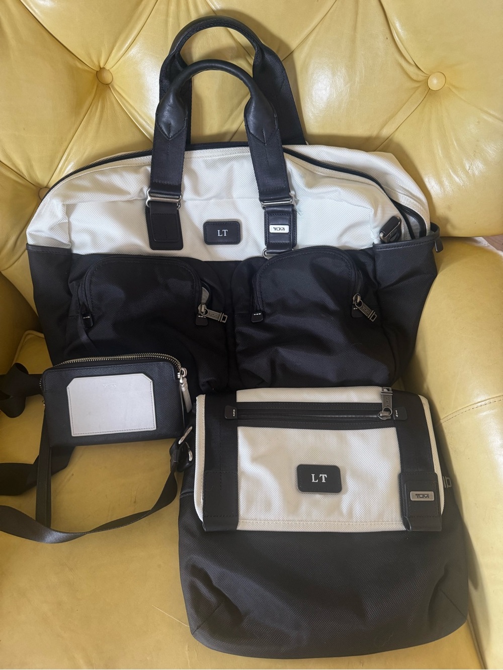 TUMI Black & White Travel Bag Luggage Bundle 3 Piece Set